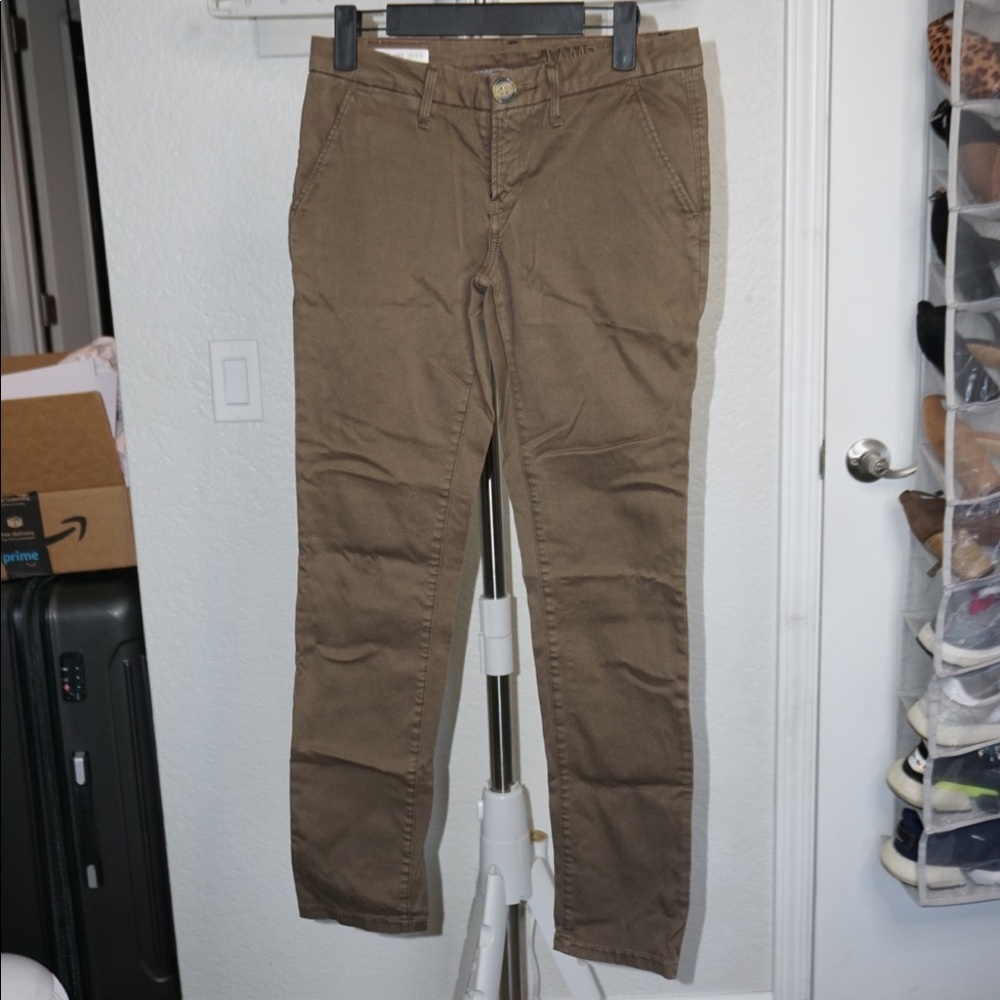 Lamb & Flag chino pant.